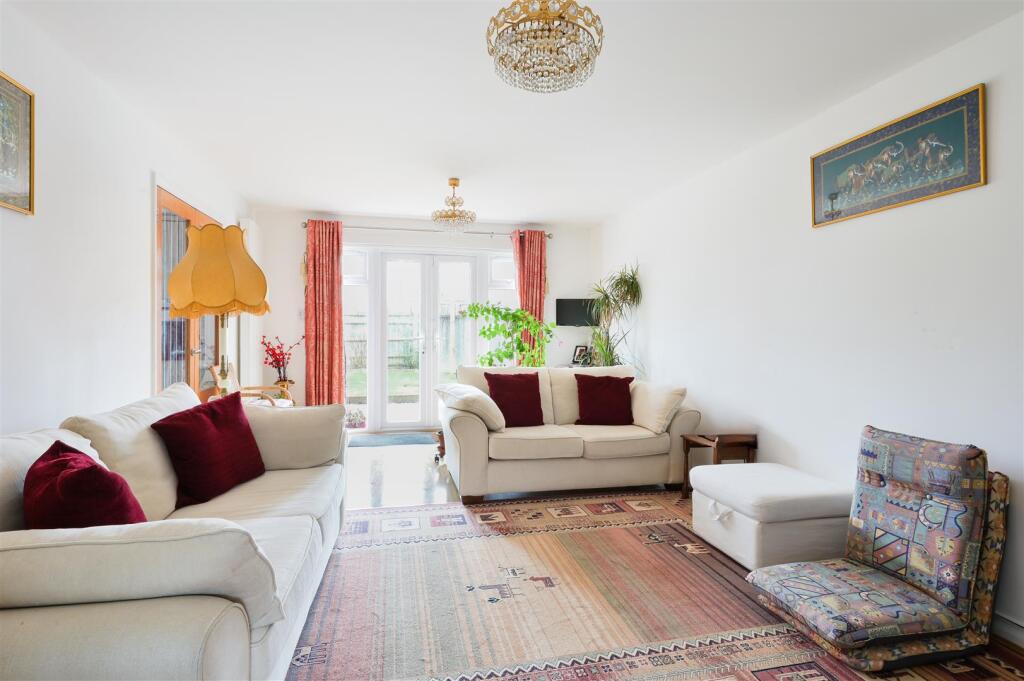 CUDDINGTON CLOSE, (7).jpg