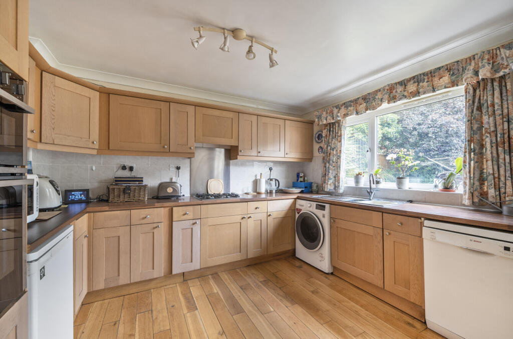 1327589-17-687e30...