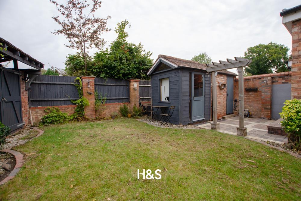 10 Hamlet Road -garden.jpg