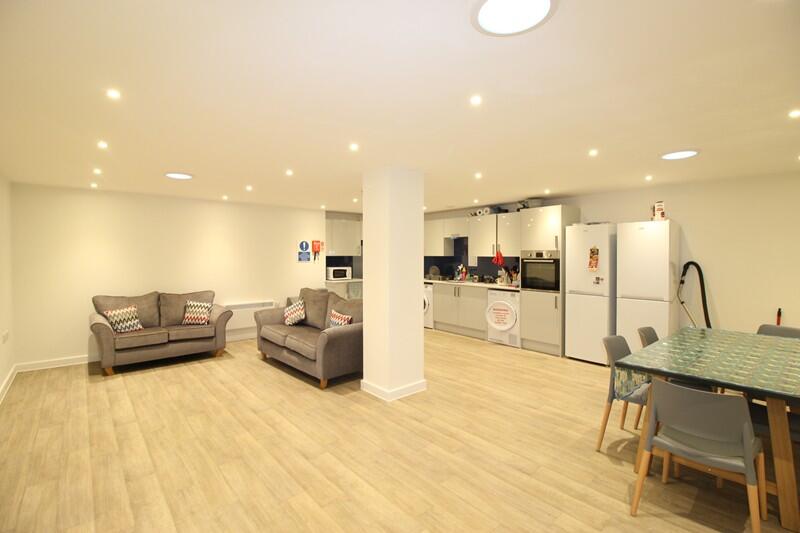 Communal Kitchen (1)