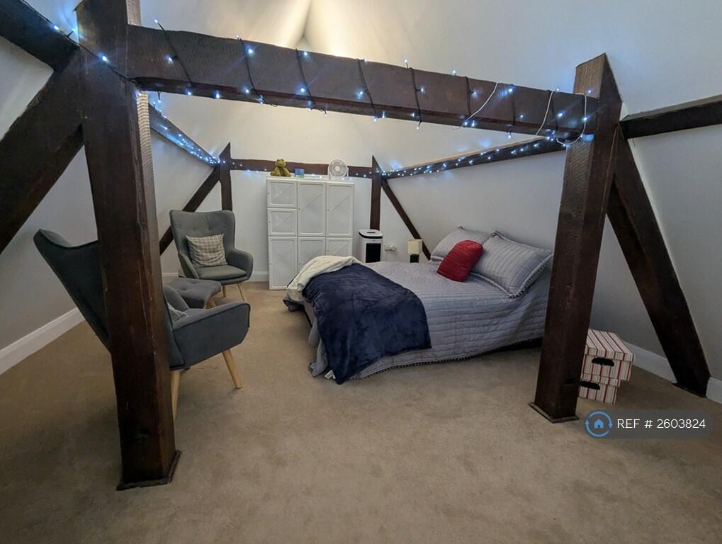 Maisonette Bedroom/Study