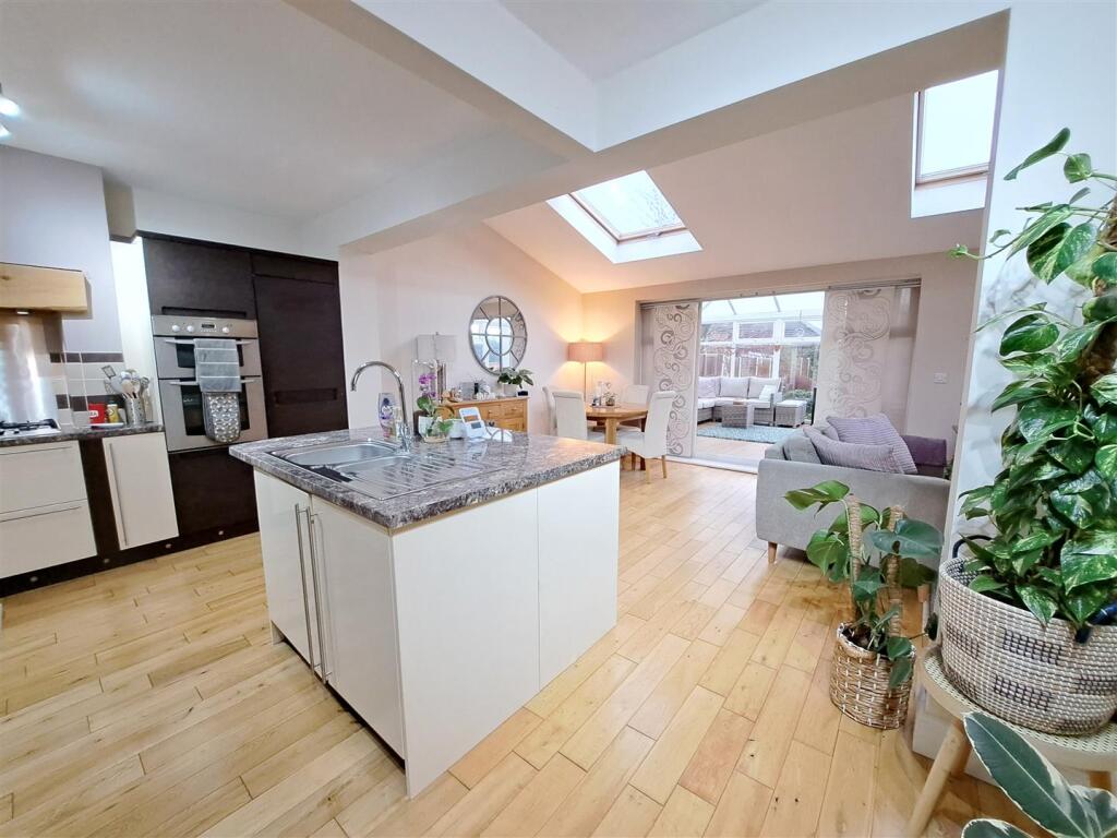 Open Plan Kitchen/Dining/Family Room