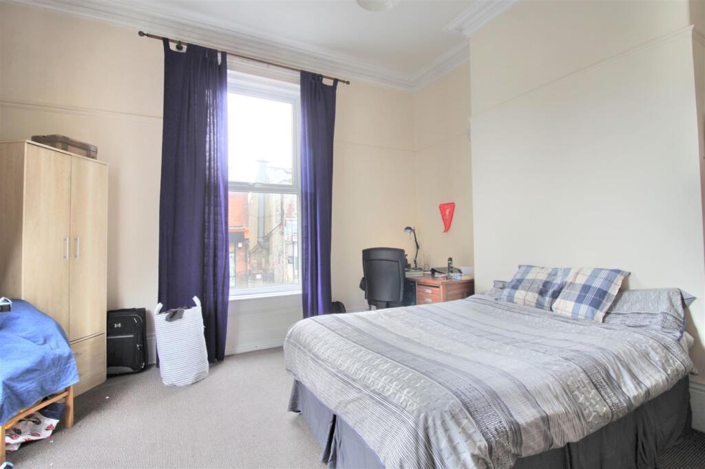 Room 1.jpg