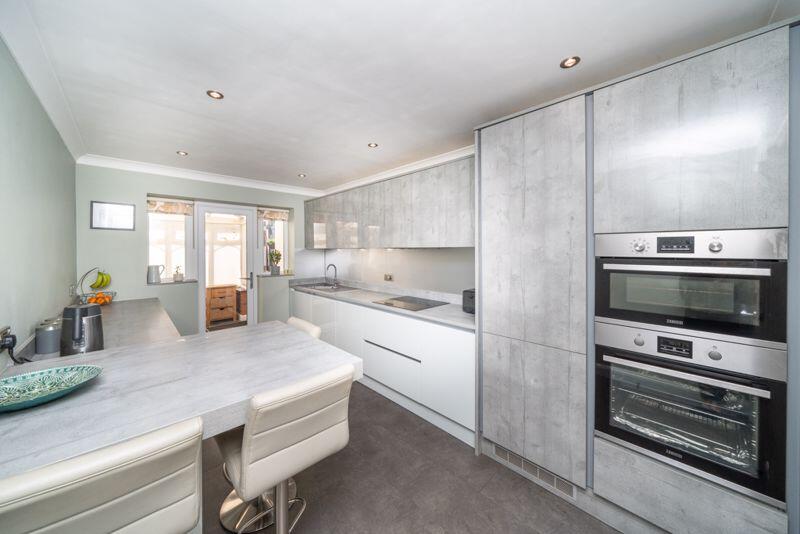 BREAKFAST KITCHEN