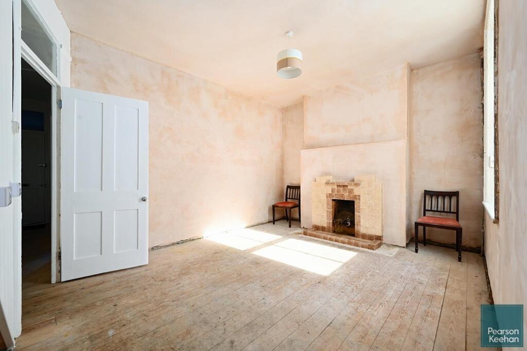 144 Springfield Road, bn1 (10).jpg