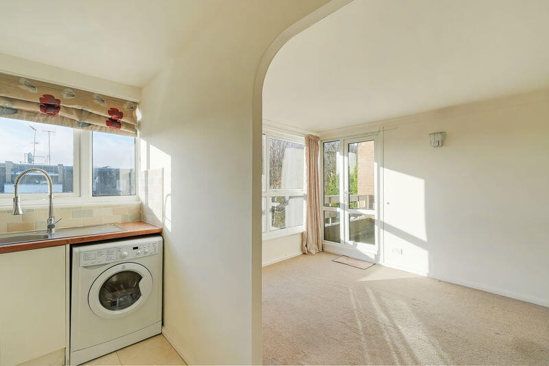 Kitchen  / Living Room 