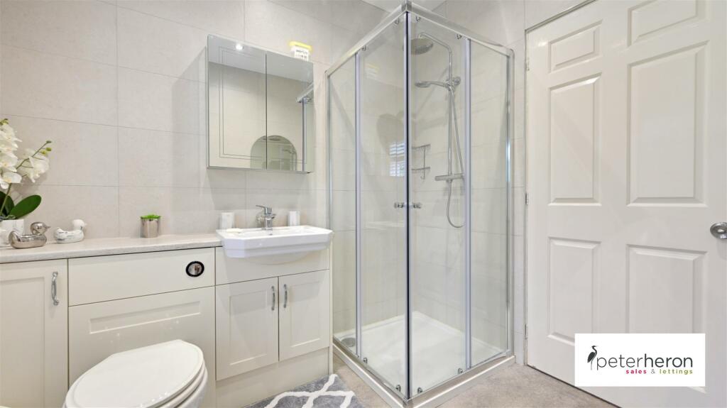 Jack &amp; Jill Shower Room