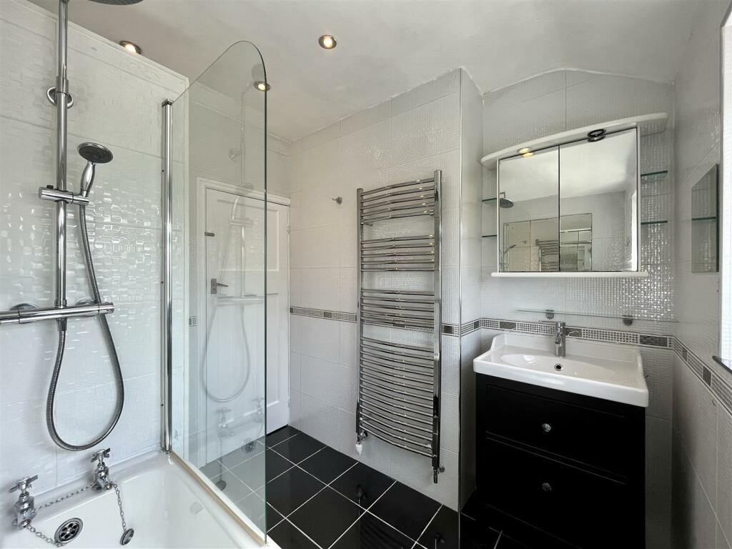 Bathroom Aspect 2