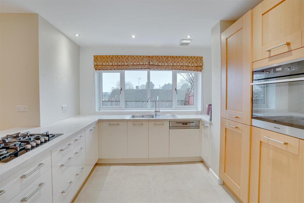 16 Trinity Dr-16 Trinity Dr, Newmarket--20.jpg
