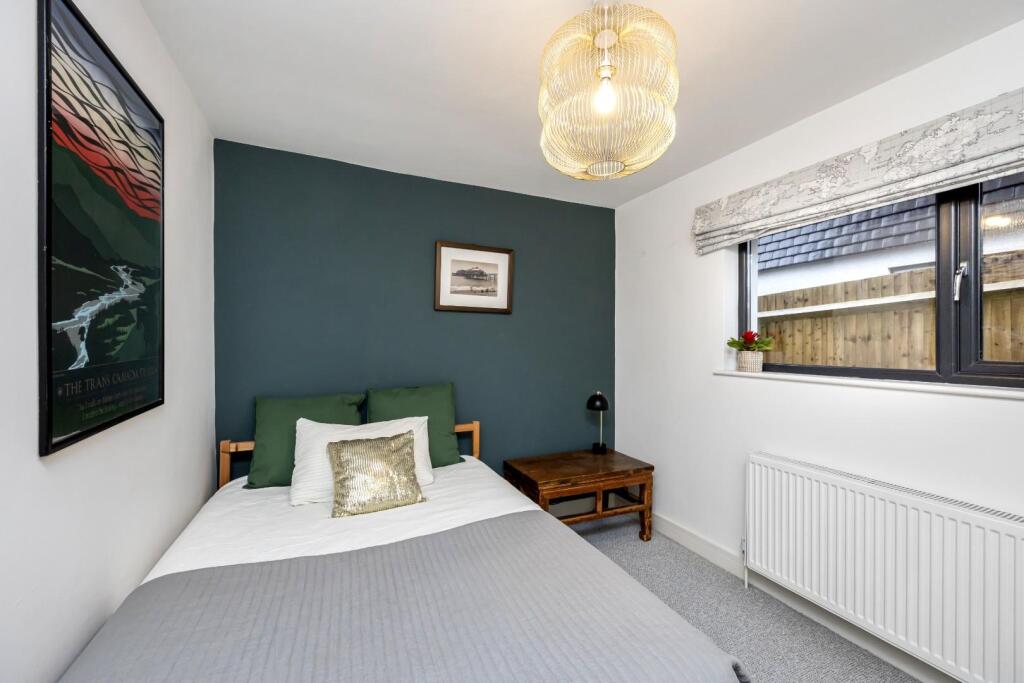 Elizabeth Avenue (19).jpg