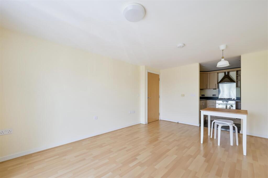 ELSTEAD HOUSE (1).jpg