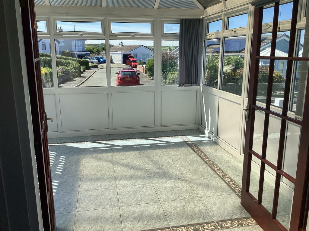 Cons porch.jpg