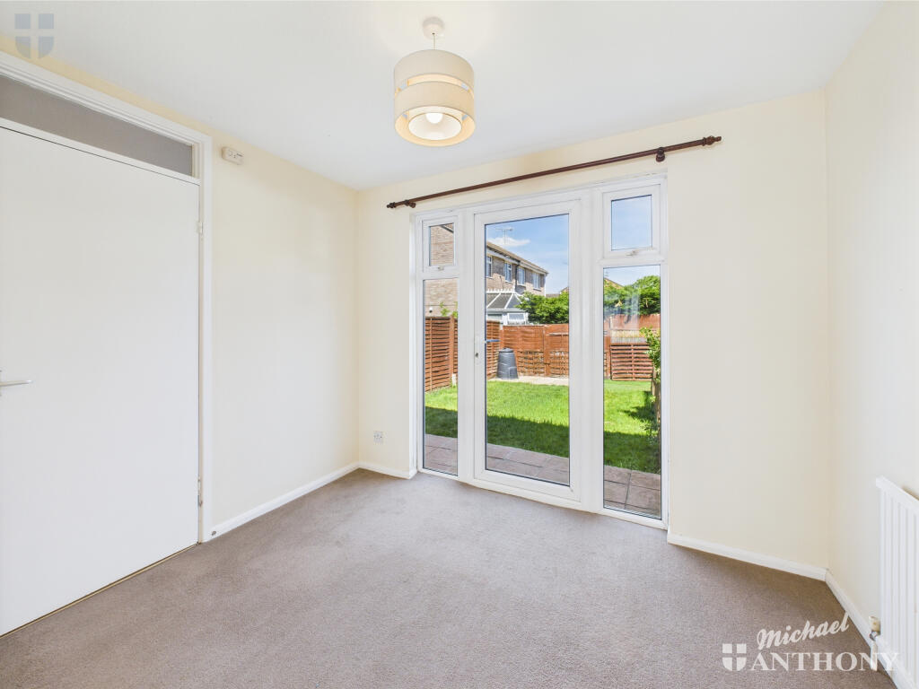 CAM03852G0-PR0282-STILL003