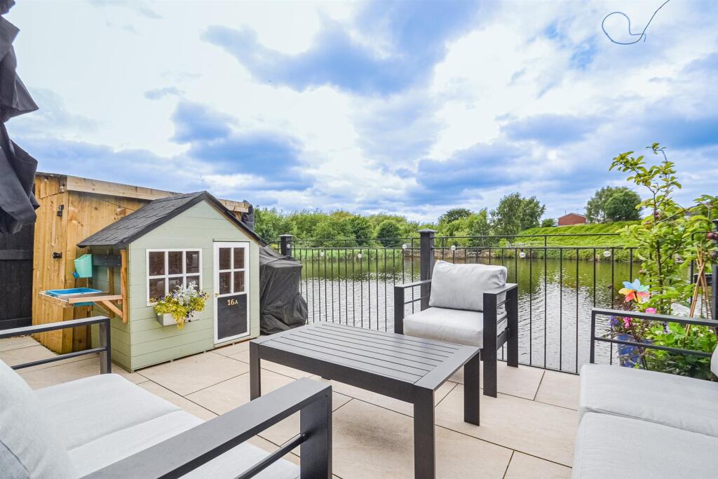 Waterside Al-Fresco Dining