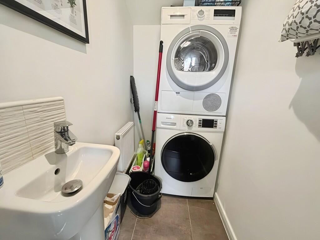 200d60fb-WhatsApp...