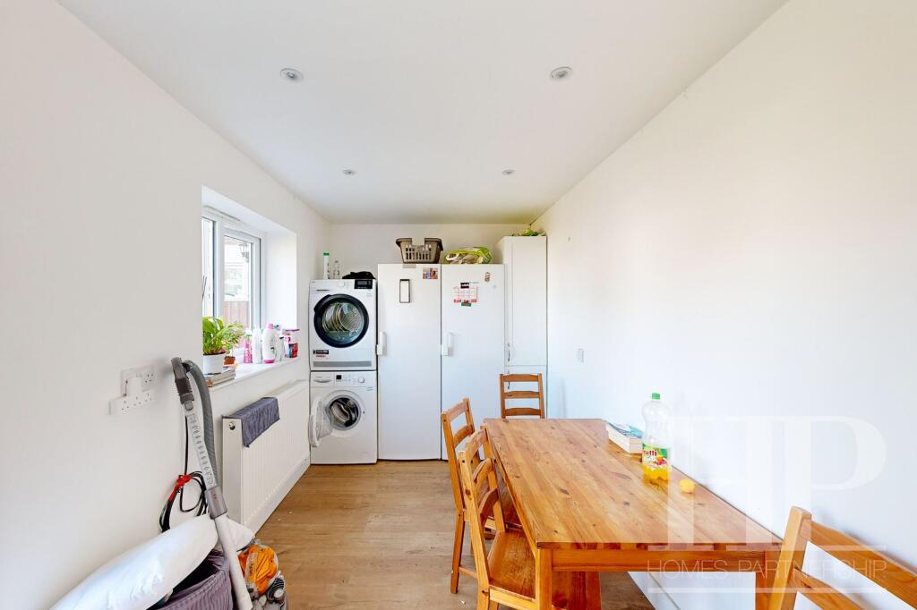 COMMUNAL KITCHEN/LIVING AREA