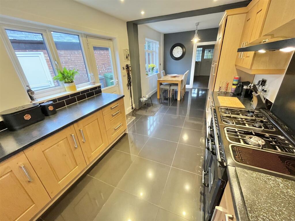 Dining Kitchen Aspect 4