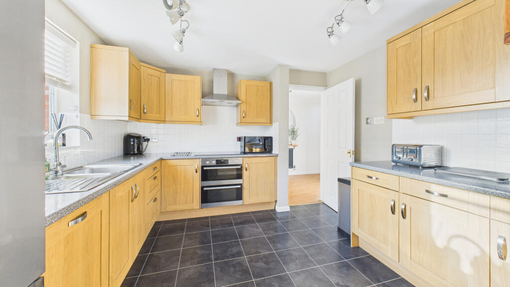 CAM04968G0-PR0080-STILL008