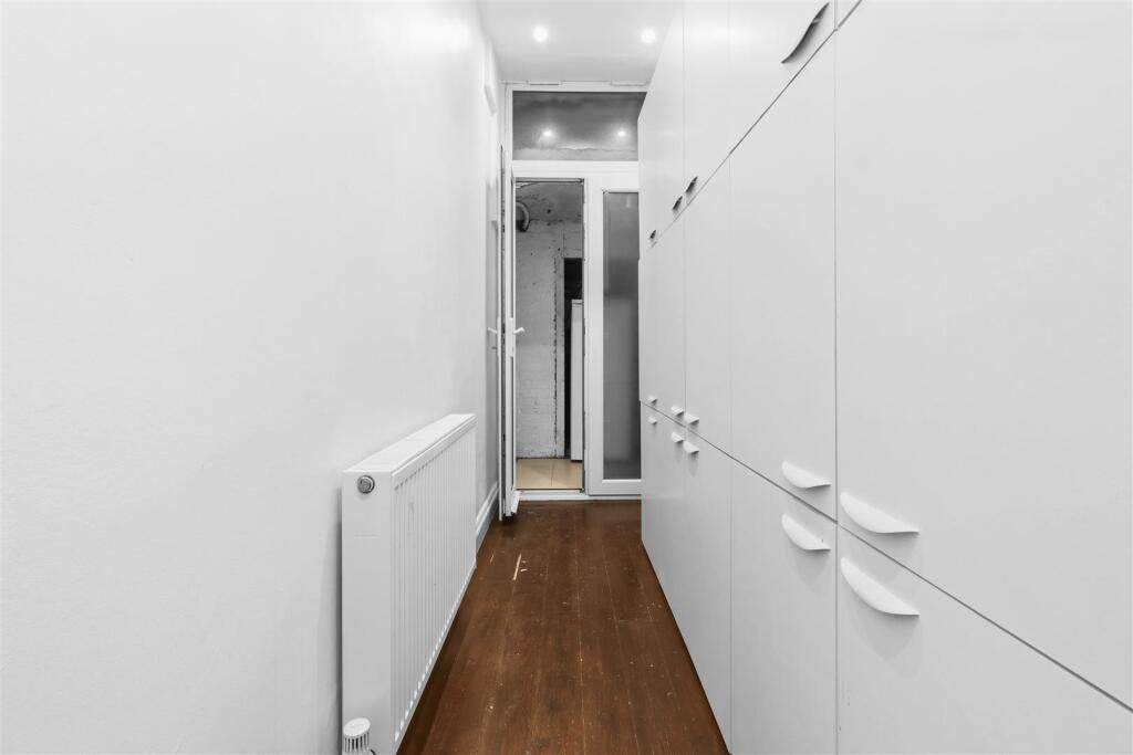 dressing room.jpg