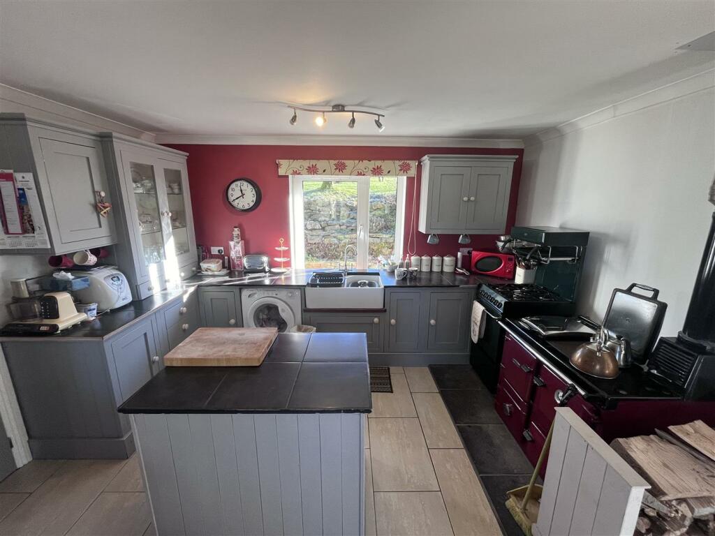 KITCHEN/BREAKFAST ROOM