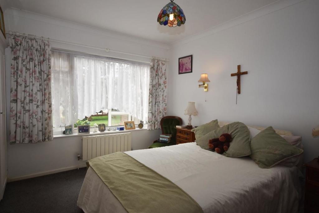 BEDROOM  1.JPG
