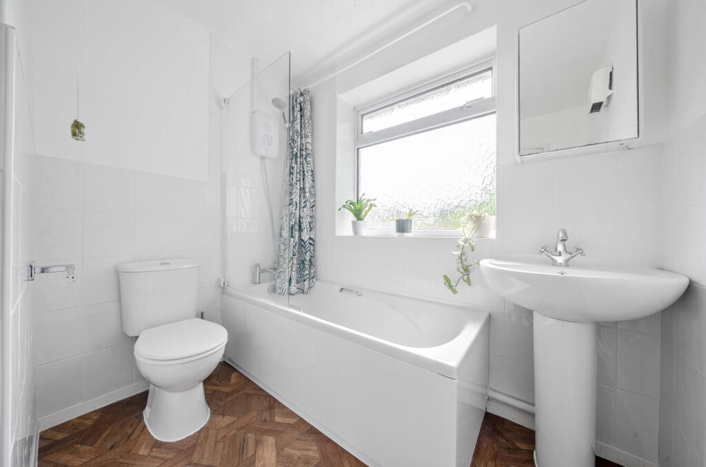 1303083-42-683ee9...