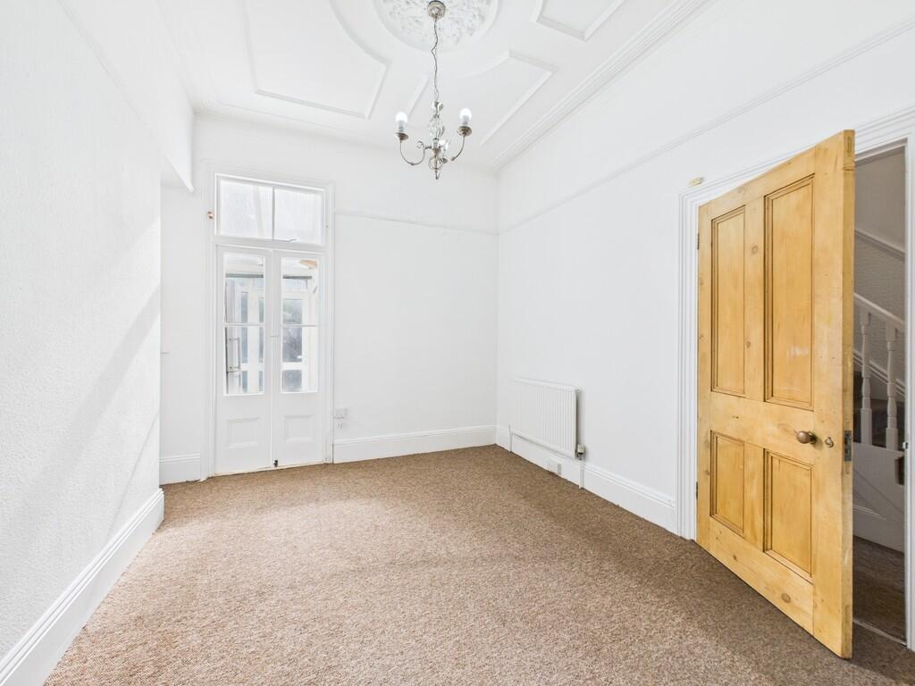 CAM03974G0-PR0204...