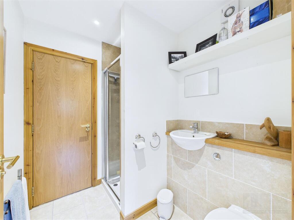 Jack &amp; Jill Shower Room