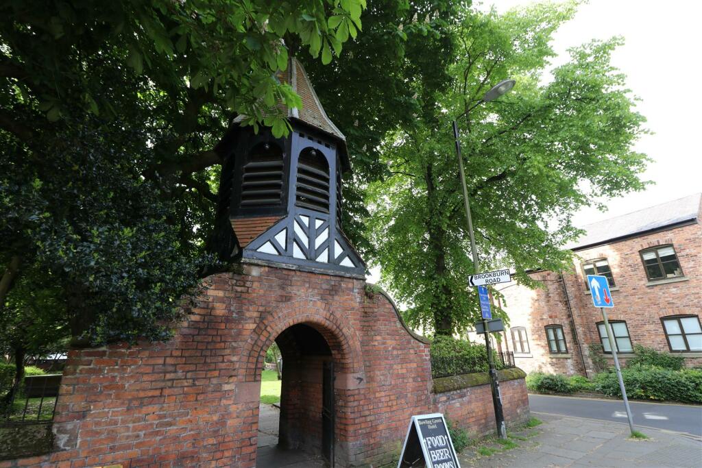 Chorlton Green (2).JPG