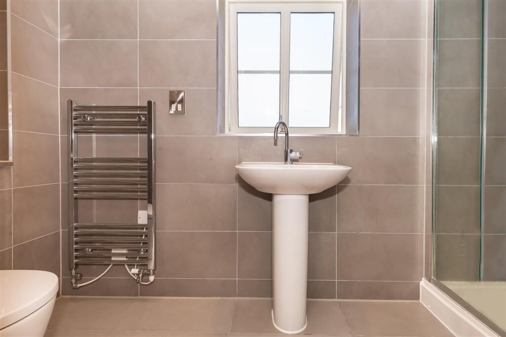 39 Buckingham Road (16).jpg