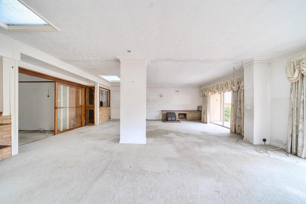 1363126-11-68e4e4...