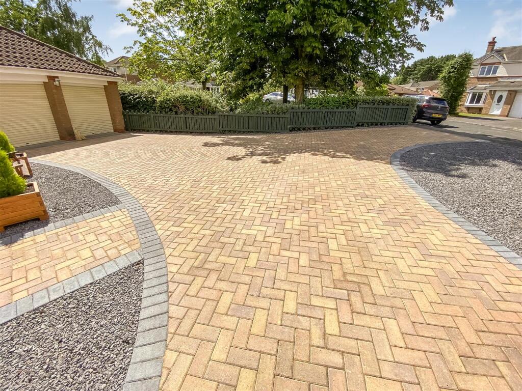 Driveway.jpg