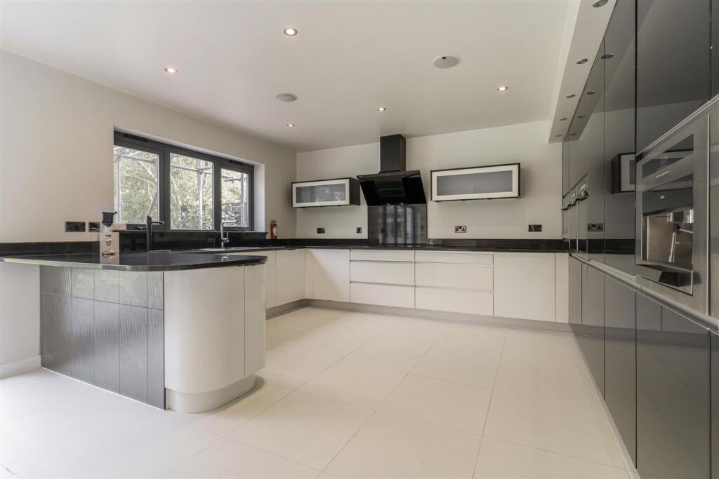 72 Dyke Road Low Res-11.jpg