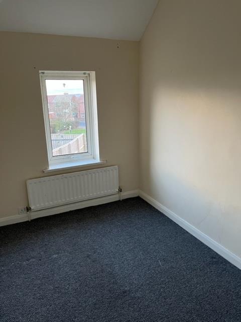 Small bedroom.jpg