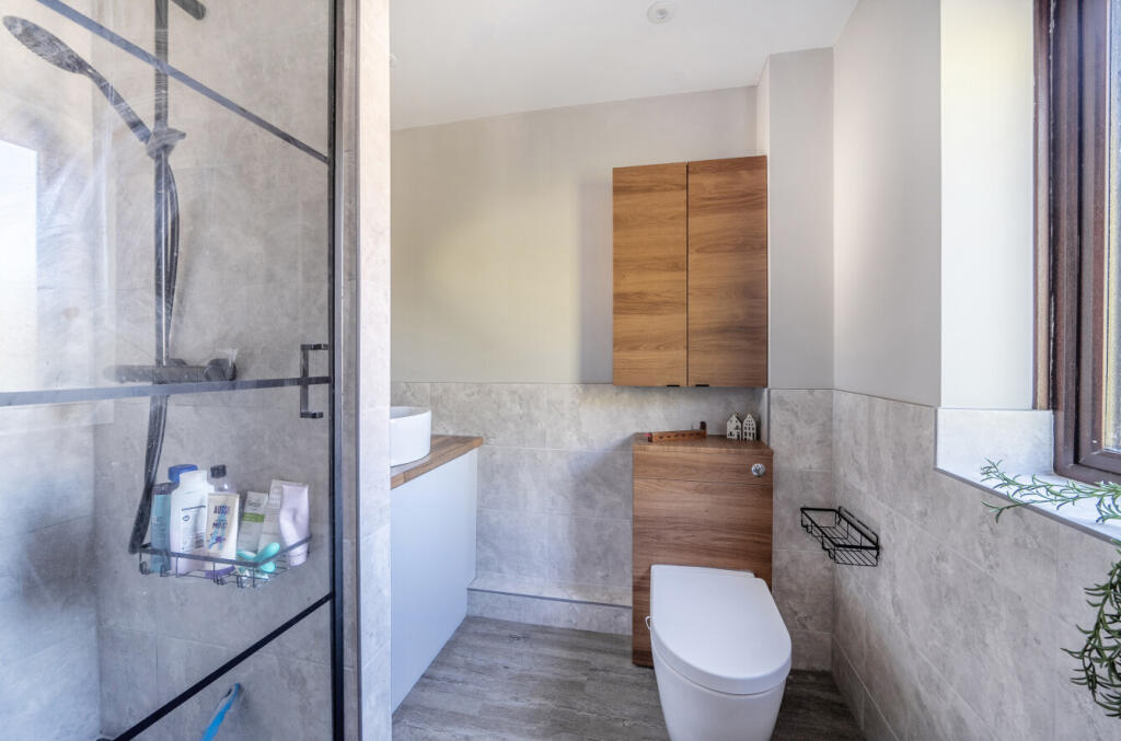 1357850-7-68d5810...