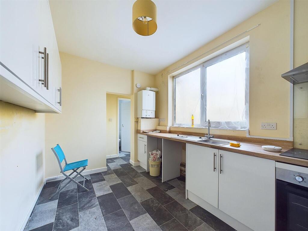 6 - END TERRACED HOUSE ARRANGED AS 2 FLATS.jpg