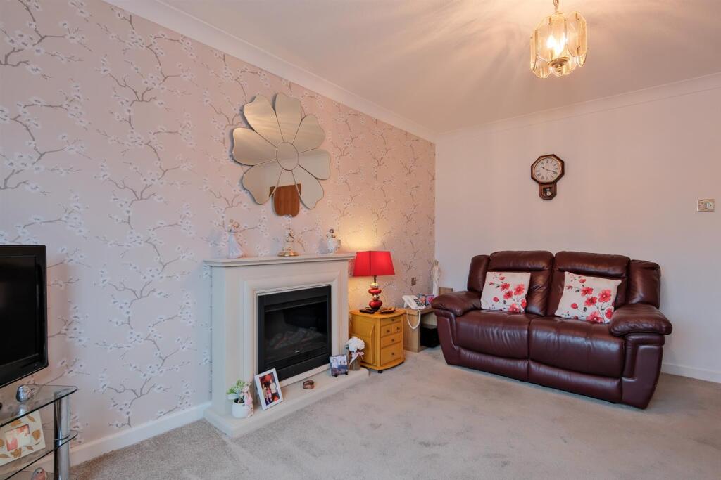 016-15 Westwood Rd, Newmains, Wishaw ML2 9DA.jpg