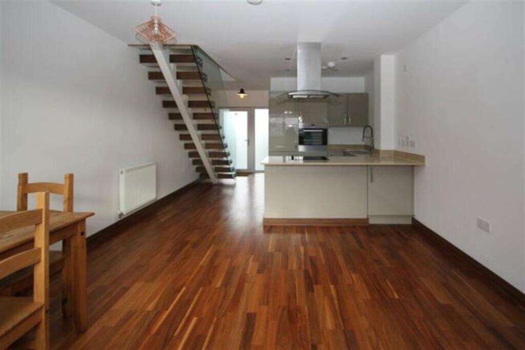 Flamsteed Close, CB1