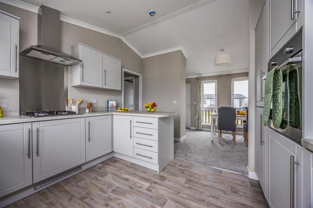 Plot 19 Littlehampton Marina-Small-PorticoMarketin