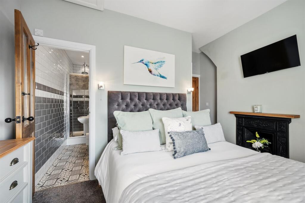 Bedroom Three and en-suite.jpg