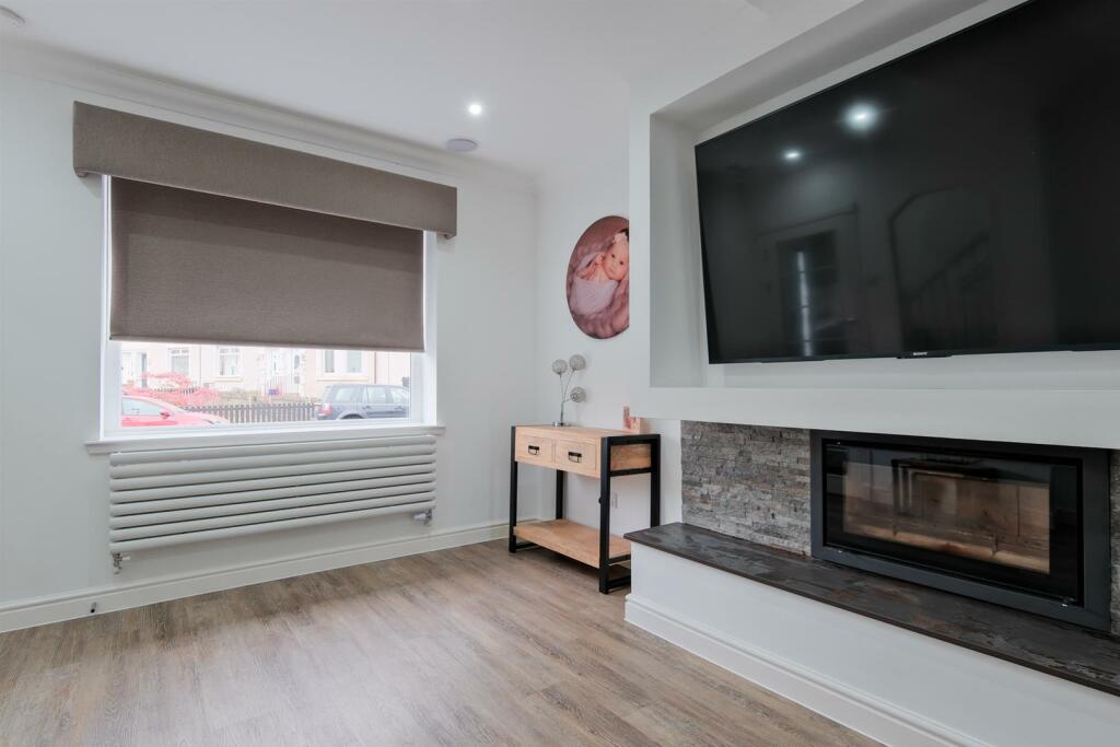 005-8 Curlinghaugh Crescent ML2 8JR.jpg