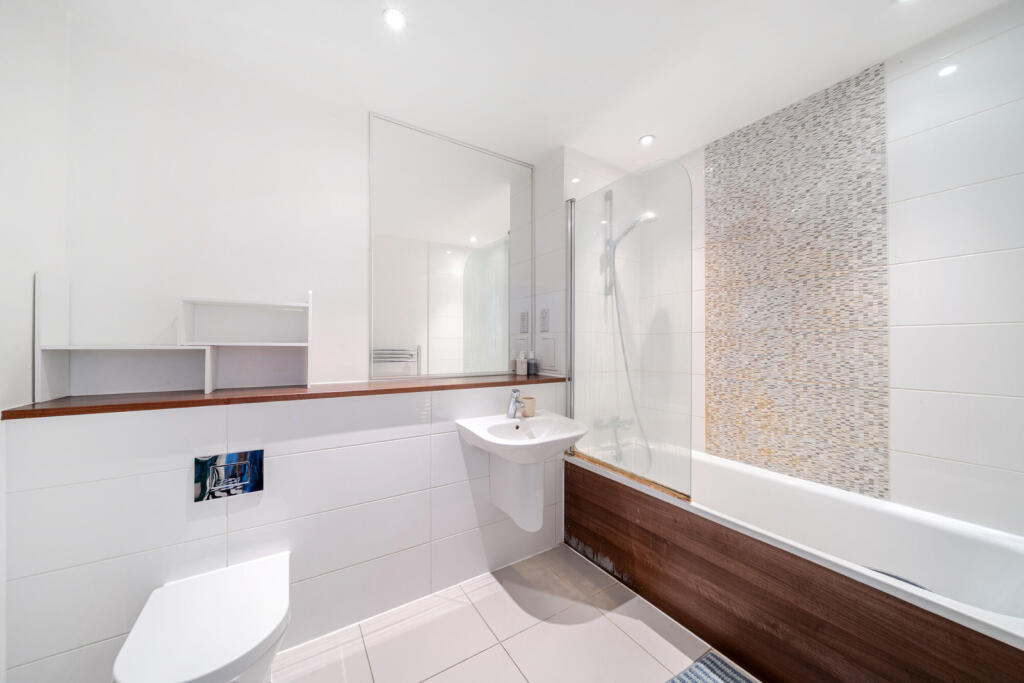 1353633-9-68c81f4...