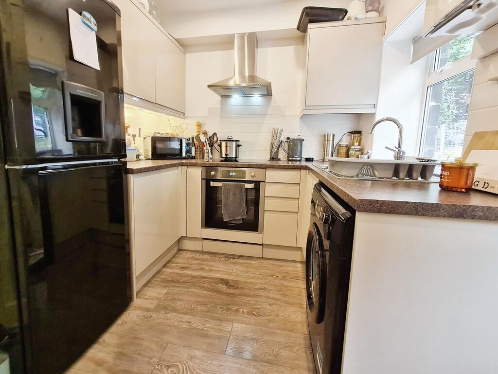 25549786-20220929...