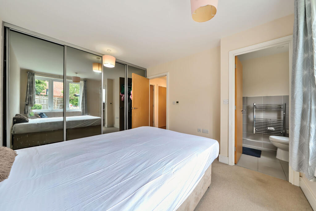 1302873-16-683efa...