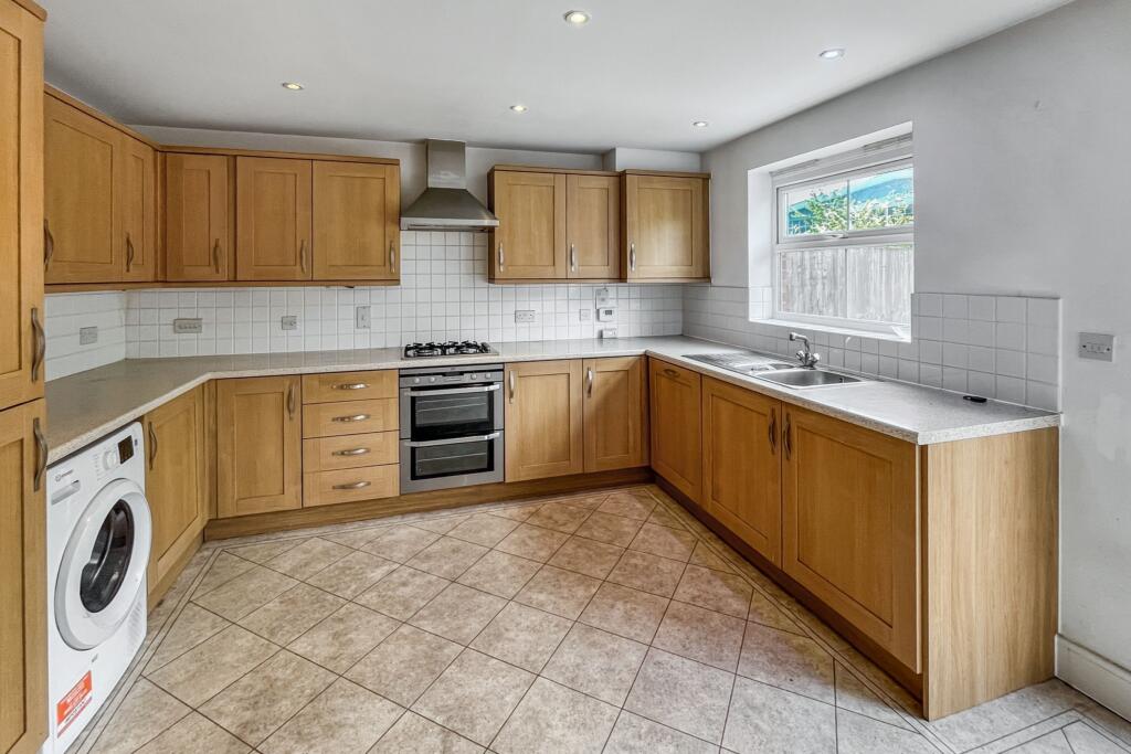 40 Reynolds Avenue, Redhill, Surrey, RH1 1TJ