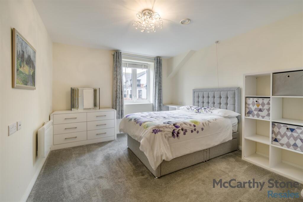 8667052-interior08.jpg