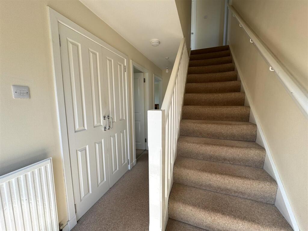 HALLWAY.JPG