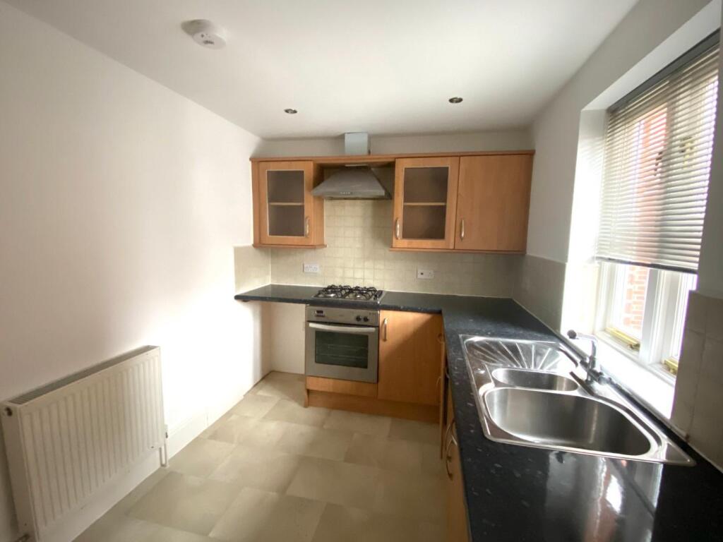 Kitchen 2.JPG
