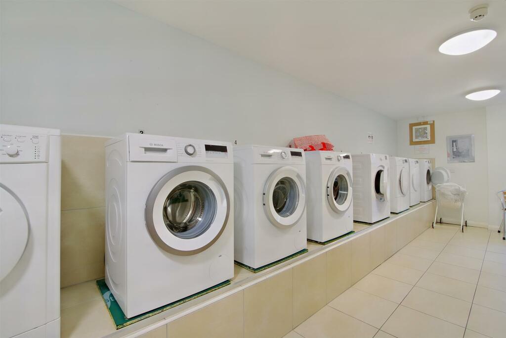 8561013-interior02-800.JPG
