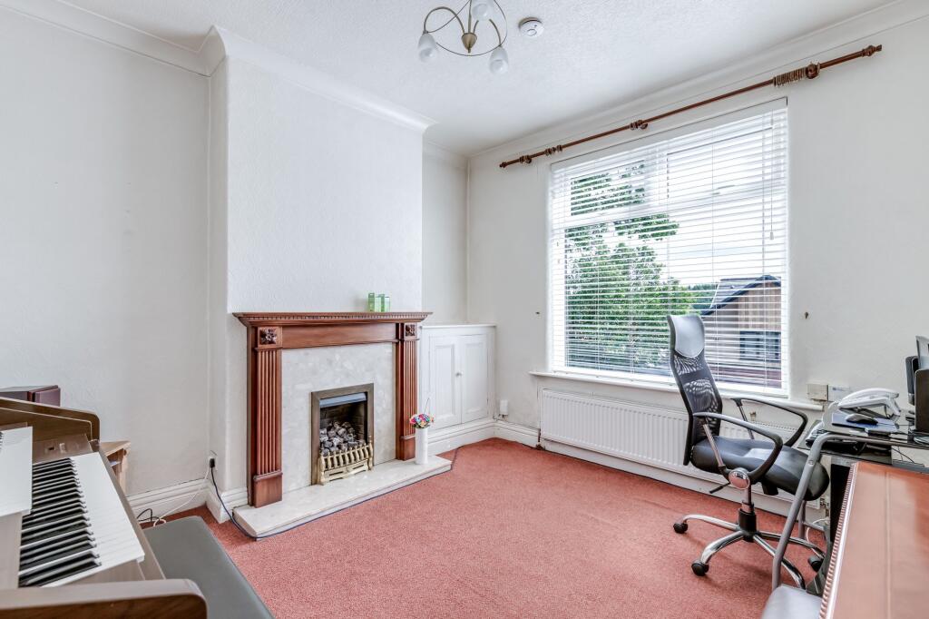 Sitting/Dining Room